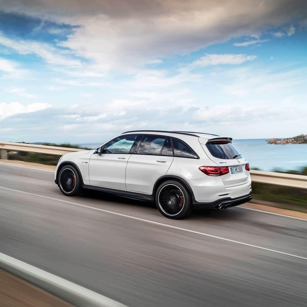 Mercedes AMGさんのインスタグラム写真 - (Mercedes AMGInstagram)「[Mercedes-AMG GLC 63 S 4MATIC+ | Fuel consumption combined: 12.4 l /100km | CO2 emissions combined: 283 g/km]  The weekend approaches and the world is full of stunning roads. Where are you headed?  #MercedesAMG #AMG #GLC #DrivingPerformance #Power #Passion #Mercedes #AMG🔥 #Luxury #CarsofInstagram #InstaCar #Lifestyle」7月12日 23時30分 - mercedesamg