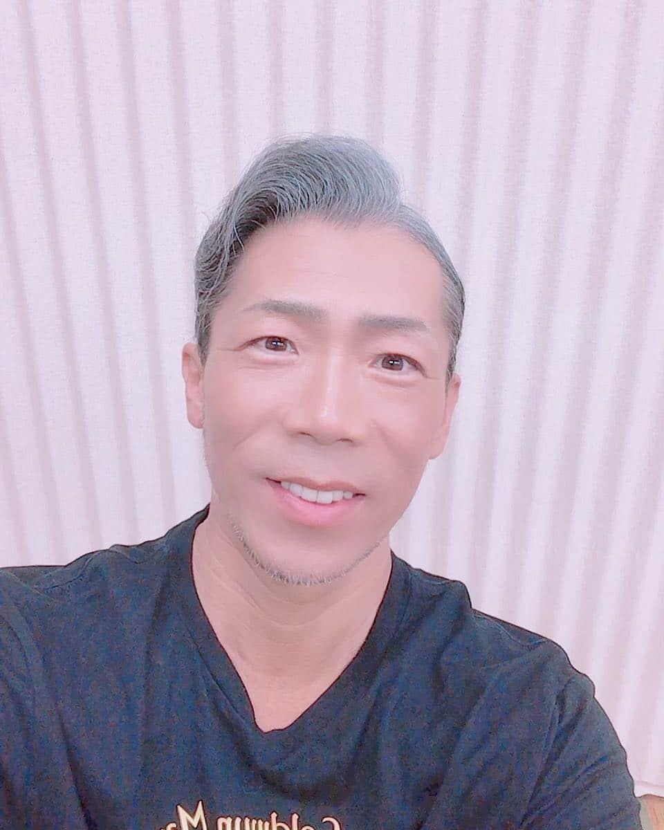 火口秀幸のインスタグラム：「#吉本坂46 #HIDEBOH #RED  #やる気のない愛をThankyou」