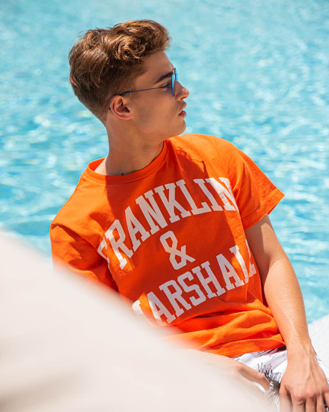 のインスタグラム：「Get ready, it's time to live your summer with F&M!  #franklinandmarshall #fashion #fashionformen #outfit #outfitformen #ss19 #newseason #newcollection #summer #highsummer #style #cool #colour #attitude #details #mood #beach #pants」
