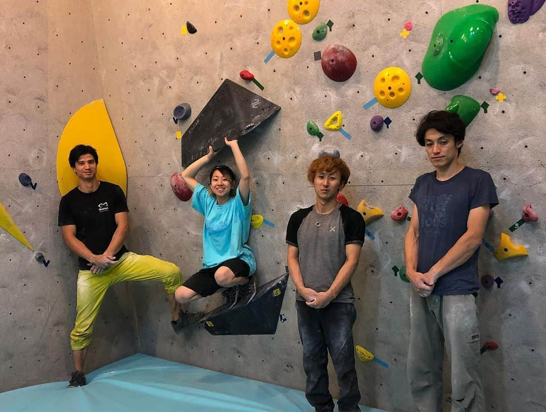 坂井絢音さんのインスタグラム写真 - (坂井絢音Instagram)「7/11(木)に @spoleclimbinggym でセットさせて頂きました！ . 子供も女性も登れる課題から、ムーブ難解課題など様々な課題に愛を込めてセットしたので是非チャレンジしてみて下さい😉😉🤙 . #spoleclimbinggym  #snap #MADROCK #routesetting  #サザエさんスタイル #オグリンの顔死んでる」7月13日 0時03分 - ayane_da9