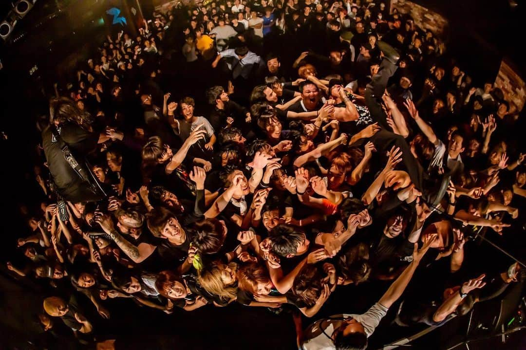 Crystal Lakeさんのインスタグラム写真 - (Crystal LakeInstagram)「Thank you Nagoya! HYPERSPACE JAPAN TOUR 2019 Day 2 in Nagoya is done ✅ Super great night with @northlane!  Tokyo tomorrow!! Get hyped 🤘  Photo: @taka_tallman  #CrystalLake #Northlane #HyperspaceTour2019」7月12日 23時59分 - crystallake777