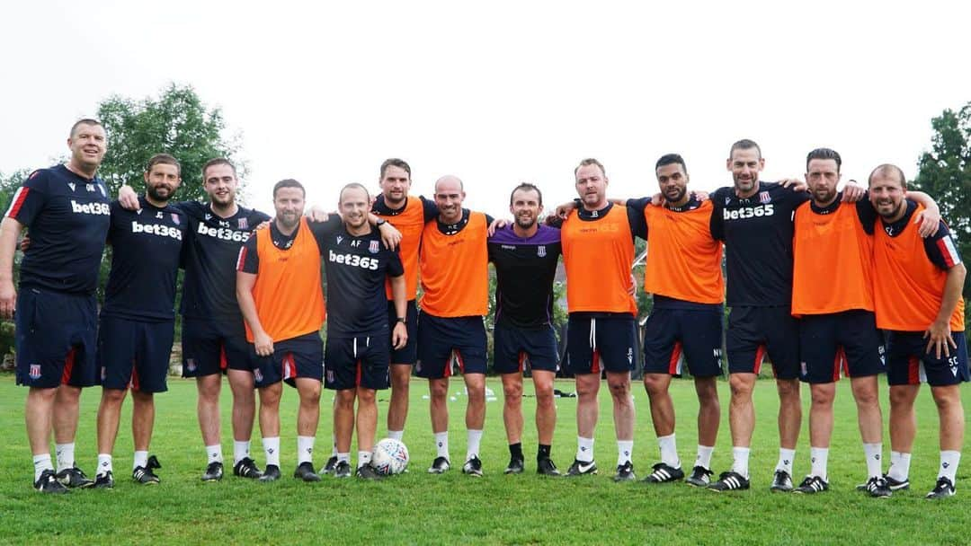 ストーク・シティFCさんのインスタグラム写真 - (ストーク・シティFCInstagram)「A remarkable amount of work goes in behind the scenes at Stoke City all year round! It has been quite incredible witnessing the planning, preparation and execution of just a small amount of that work during the past week here in the Netherlands. 👏 #SCFC 🔴⚪️」7月13日 0時16分 - stokecity