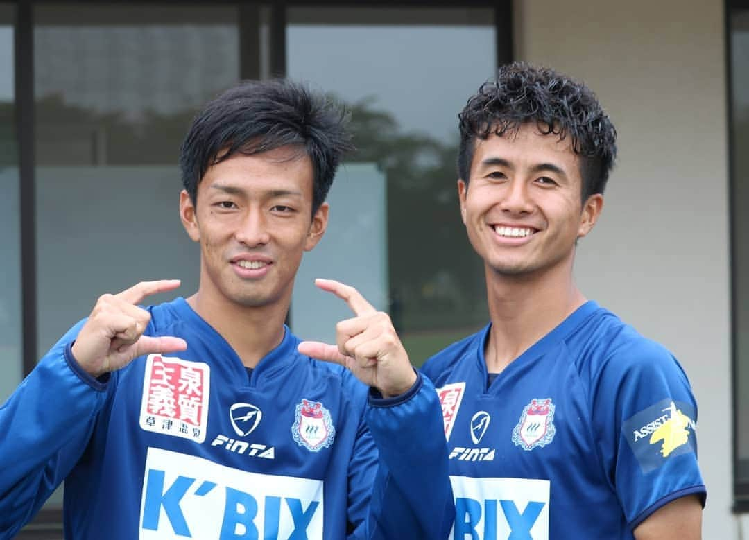 ザスパクサツ群馬さんのインスタグラム写真 - (ザスパクサツ群馬Instagram)「. 【Training photos📸✨】 . 中村駿太カメラマン&田中稔也カメラマン撮影写真📸💨 光永選手のポーズが気になります🤔 一眼レフカメラの画質にビックリの田中選手。カメラに興味津々でした！ . . #加藤健人 #光永祐也 #田中稔也  #中村駿太 #岡田翔平 #吉田舜  #ザスパクサツ群馬 #thespa  #canon #soccer #shooting」7月13日 0時21分 - thespakusatsugunma_official