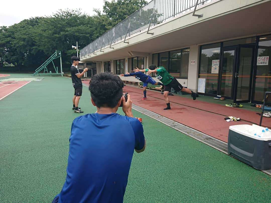 ザスパクサツ群馬さんのインスタグラム写真 - (ザスパクサツ群馬Instagram)「. 【Training photos📸✨】 . 中村駿太カメラマン&田中稔也カメラマン撮影写真📸💨 光永選手のポーズが気になります🤔 一眼レフカメラの画質にビックリの田中選手。カメラに興味津々でした！ . . #加藤健人 #光永祐也 #田中稔也  #中村駿太 #岡田翔平 #吉田舜  #ザスパクサツ群馬 #thespa  #canon #soccer #shooting」7月13日 0時21分 - thespakusatsugunma_official