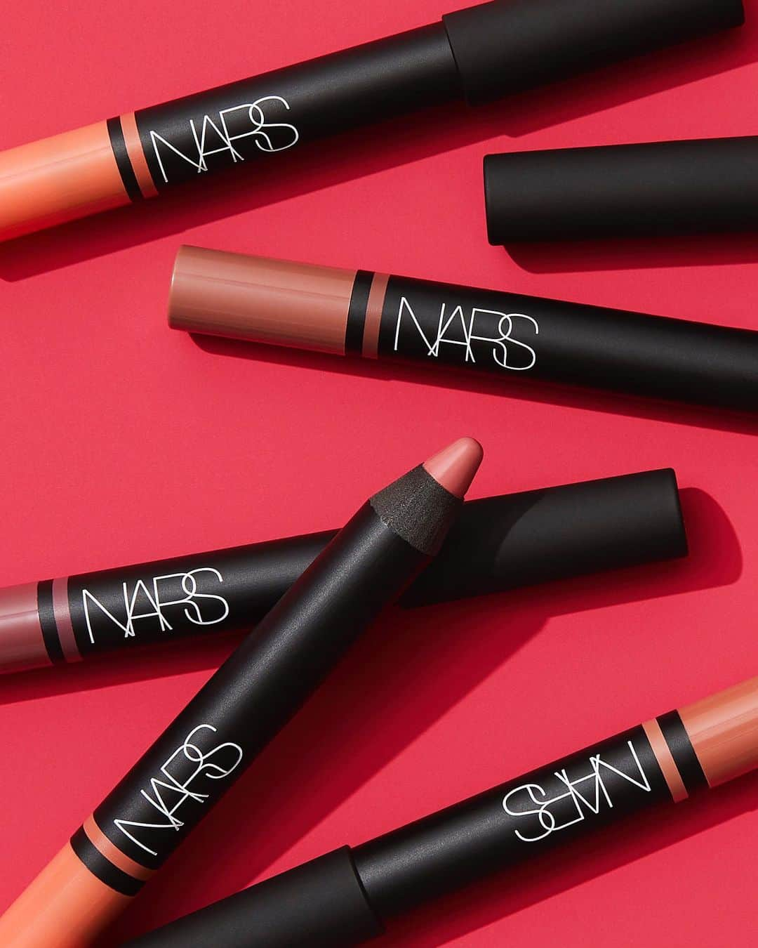 NARSさんのインスタグラム写真 - (NARSInstagram)「Slip into something satin. Discover four new, limited-edition Satin Lip Pencils. Tahaa, a warm pink brown; Vahine, a warm coral; Morea, a dusty rose; and Raiatea, a cinnamon. Available exclusively @Nordstrom.」7月13日 0時32分 - narsissist