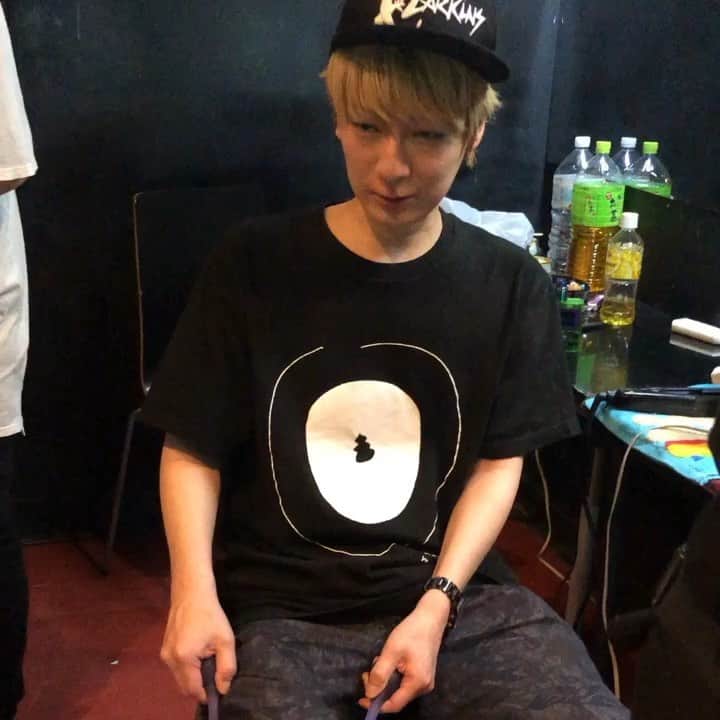 Kyrieのインスタグラム：「高橋尽サポートでした。有難う。 あっという間だったなぁ。また8/9に弾かせて頂きます。  終演後の余興。」