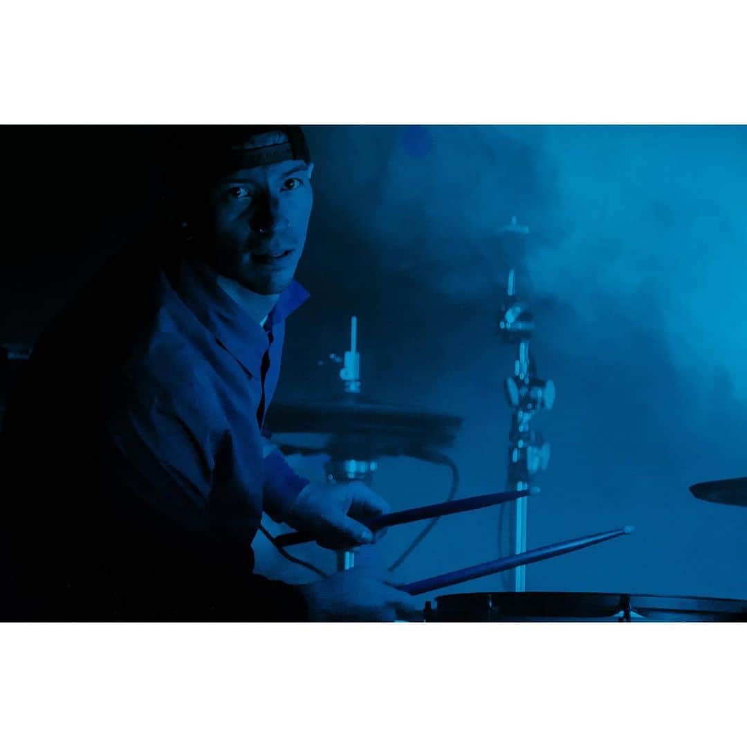 トゥエンティ・ワン・パイロッツのインスタグラム：「these were good shows. festivals in europe next week. ||-//」