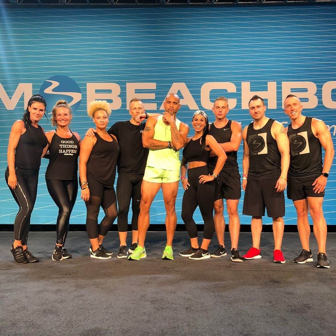 ショウン・トンプソンさんのインスタグラム写真 - (ショウン・トンプソンInstagram)「Thank you everyone for coming to workout Live with us today! This crew definitely came to the stage with the desire to give! *** 👀 at my stories for the experience! #CoachSummit2019 #beachbody #beachbodylive #shaunt #shauntlive #YouBelongHere」7月13日 1時02分 - shaunt