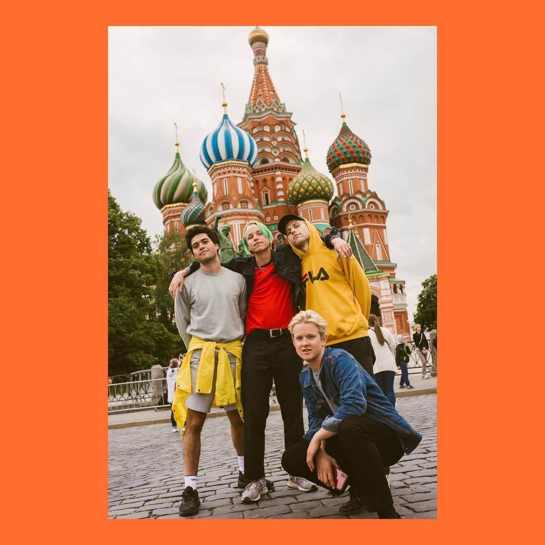 SWMRSさんのインスタグラム写真 - (SWMRSInstagram)「Moscow... what an incredibly beautiful city. It’s such an honor to travel the world and meet all of you. международная танцевальная вечеринка」7月13日 1時12分 - swmrs