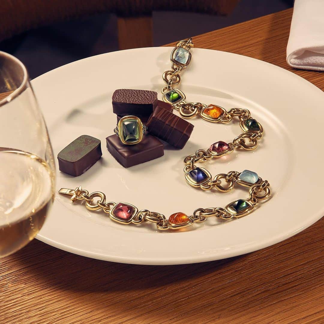 Saks Fifth Avenueのインスタグラム：「IN LIVING COLOR: We’re all about the summer hues of ruby, green tourmaline and blue sapphire with @templestclair. #SaksRocks」