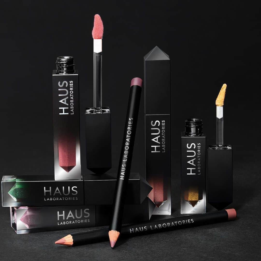Amazonさんのインスタグラム写真 - (AmazonInstagram)「Little Monsters and beauty fans, take note! #PrimeDay starts Monday, and we'll have @ladygaga’s new cosmetics line,@hauslabs, exclusively for pre-order. amazon.com/hauslabs」7月13日 1時22分 - amazon