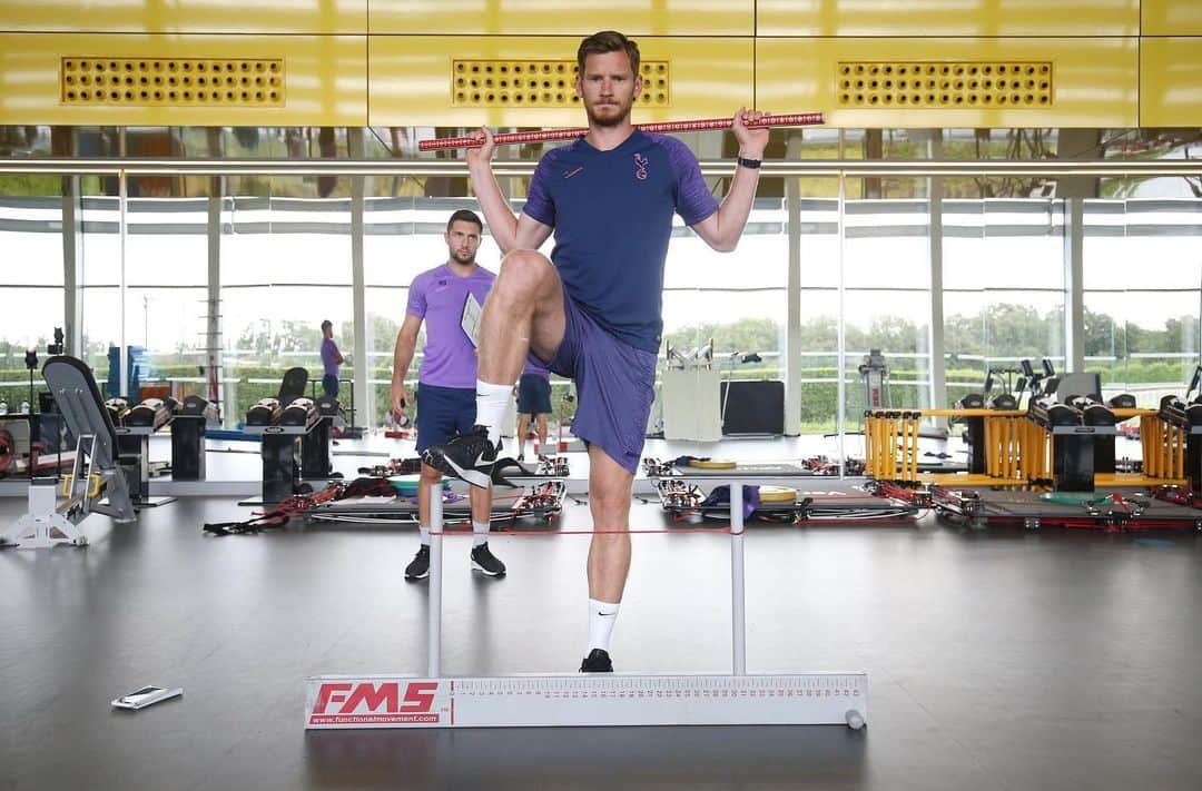 ヤン・フェルトンゲンのインスタグラム：「Back to work 🏋🏻‍♂️」