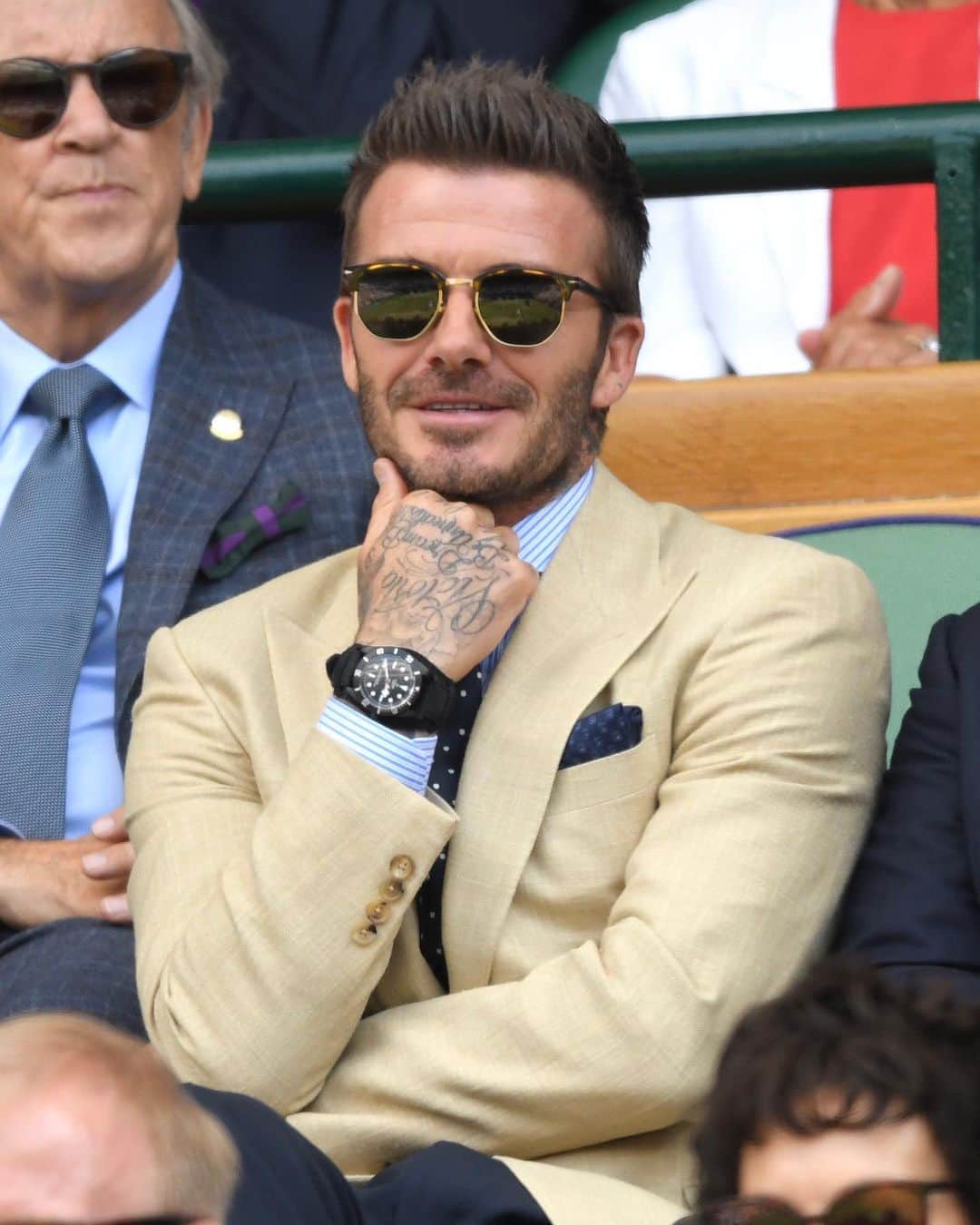 GQさんのインスタグラム写真 - (GQInstagram)「David Beckham looks dapper as ever at #Wimbledon.」7月13日 1時58分 - gq