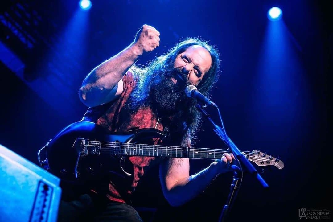 ドリーム・シアターさんのインスタグラム写真 - (ドリーム・シアターInstagram)「Join us in wishing our very own guitar hero-John Petrucci, a very Happy Birthday!  @johnpetrucciofficial」7月13日 2時13分 - dreamtheaterofficial