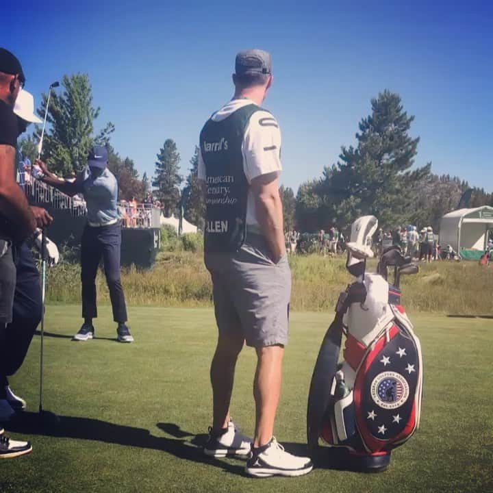 レイ・アレンのインスタグラム：「We are off! First hole at the #americancenturygolftournament Good luck to all the players. @larryfitzgerald #jerryrice #accgolf #tahoe」