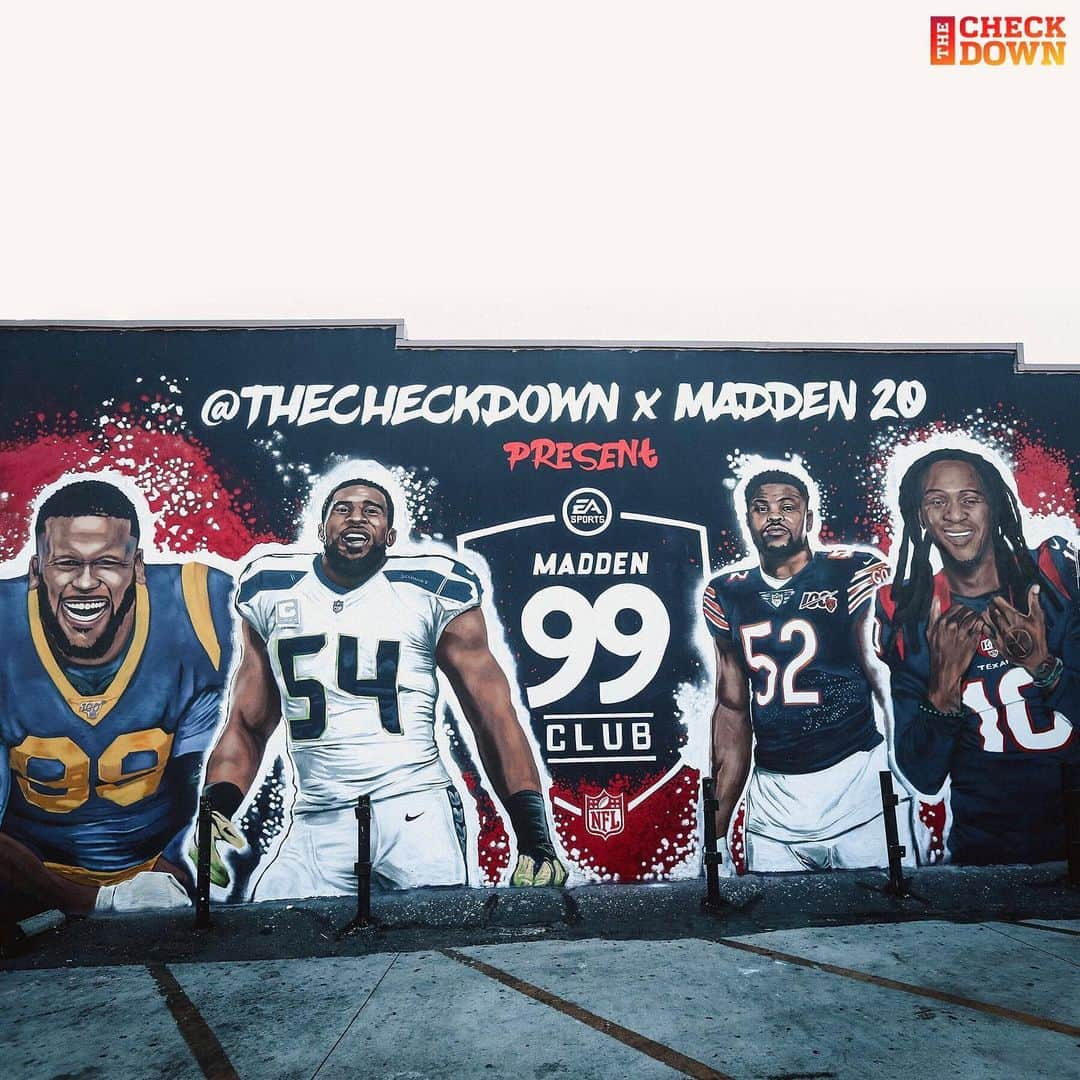 NFLさんのインスタグラム写真 - (NFLInstagram)「@thecheckdown's mural is complete. Welcome to the @eamaddennfl #99Club, @deandrehopkins! 🔥」7月13日 2時28分 - nfl