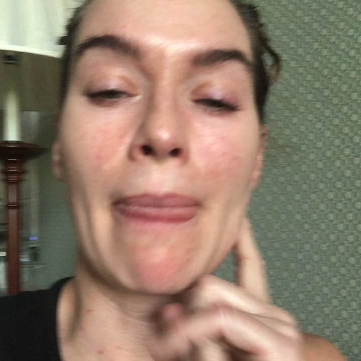 レナ・ヘディのインスタグラム：「Forgot to say THANKYOU 🥰」