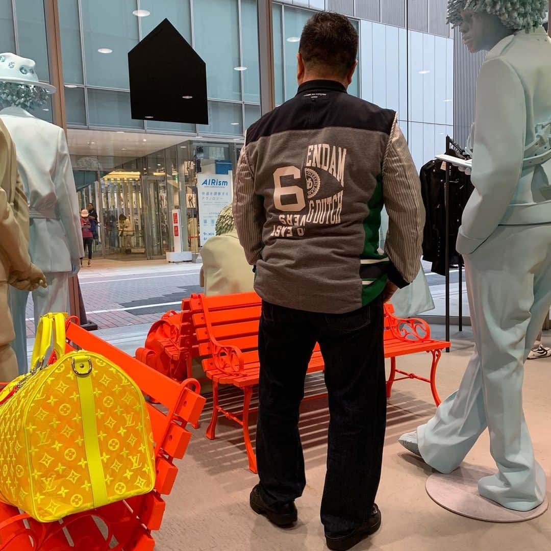 のインスタグラム：「これいいな。服はLVじゃないですよ。 #commedesgarconshomme #doverstreetmarketginza」