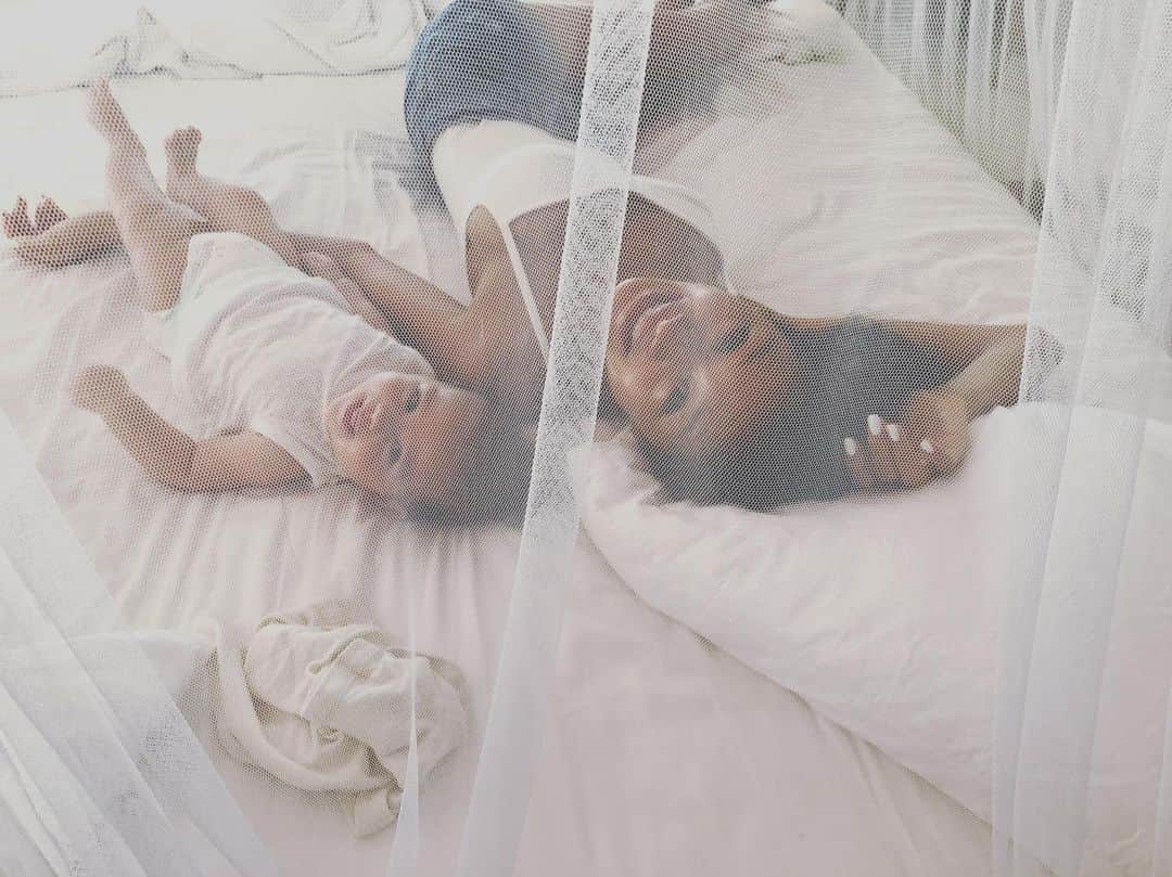 福本幸子さんのインスタグラム写真 - (福本幸子Instagram)「My best friend and me. #minime #3monthsold #baby #momanddaughter #roxylife」7月13日 12時26分 - okinawajudy