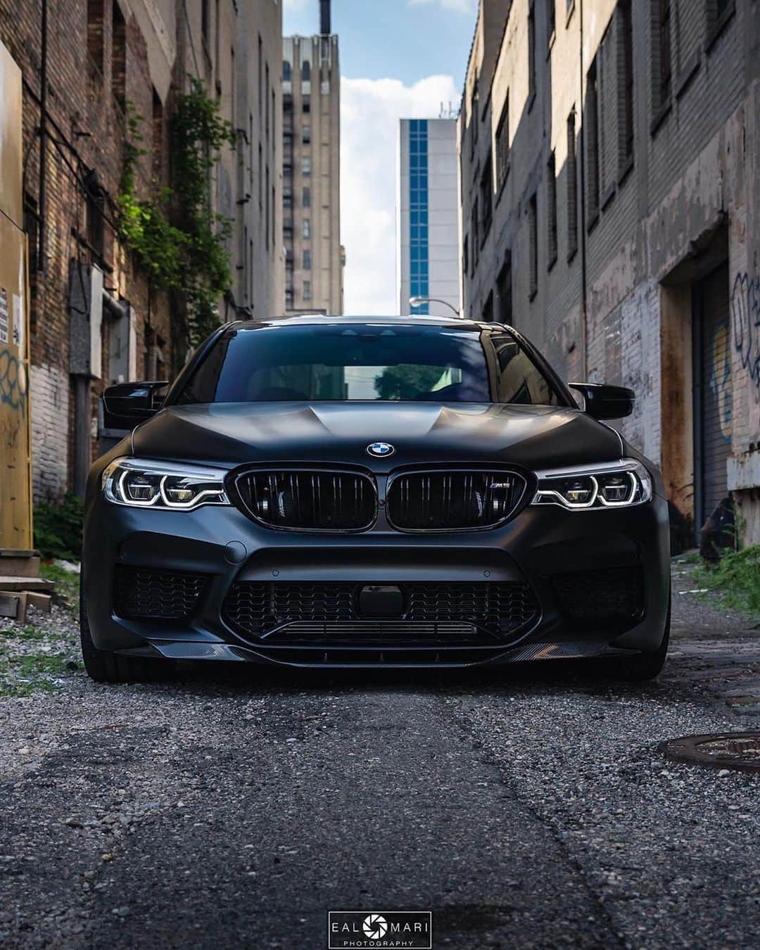 CARLiFESTYLEさんのインスタグラム写真 - (CARLiFESTYLEInstagram)「F90 M5 sitting on @brixtonforged Owner @f90bsm5 | Photo @_ealomari_ #carlifestyle」7月13日 12時29分 - carlifestyle