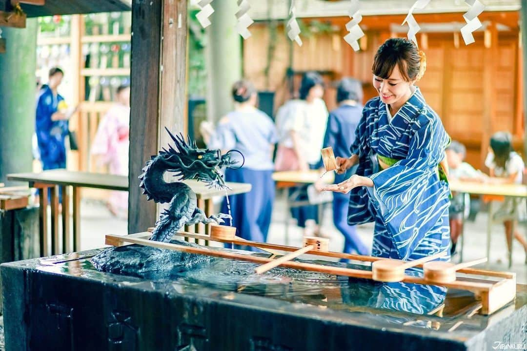 菊井彰子さんのインスタグラム写真 - (菊井彰子Instagram)「世の中は3連休なんやねー♩ 川越で食べ歩きとかしたいな🚶‍♀️ お祭りのイカ焼き食べに行きたいなぁ。 おでかけしたーい🌾 毎年浴衣着てるけど今年は着れない😭👘 皆さんお出かけの予定はありますか❓  photo by @japankuru #三連休  #お出かけスポット  #川越  #川越氷川神社  #川越散策  #川越食べ歩き  #yukata  #着物  #浴衣  #japankuru」7月13日 13時18分 - yanakiku_kiku