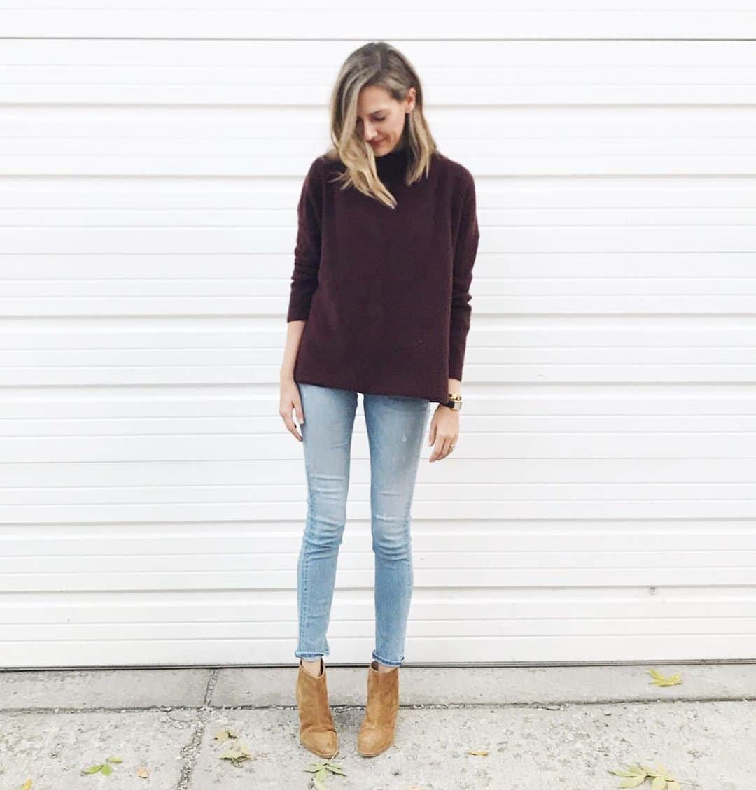 Anna Jane Wisniewskiのインスタグラム：「Guess what? This look is two years old and comprised completely of old Nordstrom Anniversary Sale product. But also, guess what? I recreated it using product that’s part of the sale right now! These rag & born booties in particular were one of my favorite #nsale finds and I always get questions about them when I wear them. Well, this year Vince made a nearly exact version of that bootie and they’re actually cheaper than what I paid. The sweater is old Vince (and I found two look alikes) and jeans are rag & bone (found something similar for them, too!). As you can see, I pride myself on picking items that I can wear for years to come so check out my blog to see what I rounded up this year. http://liketk.it/2Dirp #liketkit @liketoknow.it #nsale」