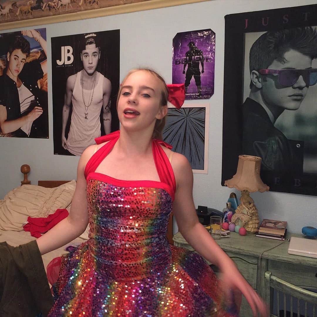 Teen Vogueさんのインスタグラム写真 - (Teen VogueInstagram)「May we all manifest our dreams to the same degree @billieeilish has 💫 Read about her latest collab with @justinbieber at the link in bio.」7月13日 4時49分 - teenvogue