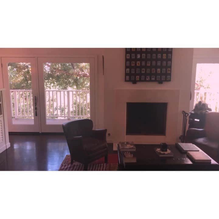 ナタリア・コルドバ・バックリーのインスタグラム：「“... y siempre que necesites sacudirte algo ponte un mambo...” . 🎥 @brianbuckleyband ... captor de bailes clandestinos. 🎶 @perezpradoofficial (Que Rico el mambo)」