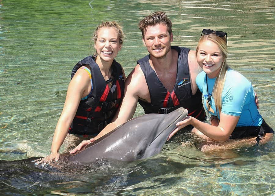 デレック・テラーさんのインスタグラム写真 - (デレック・テラーInstagram)「Made a friend on the Big Island! Thank you @rachelleigh1217 and @dolphin_quest for an amazing experience.」7月13日 5時04分 - derektheler