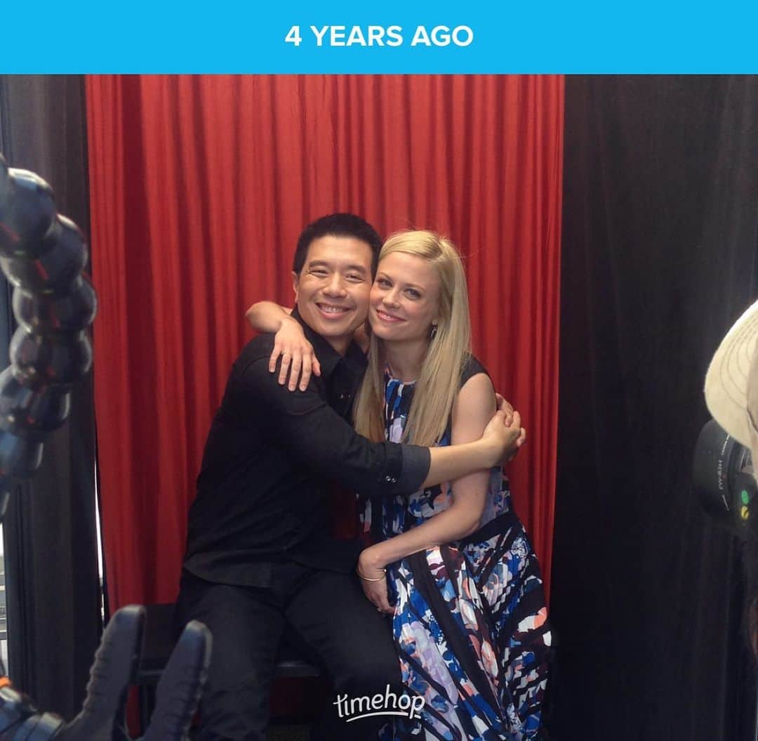 レジー・リーさんのインスタグラム写真 - (レジー・リーInstagram)「#fbf 4 years ago today at #comiccon and miss this beautiful lady @clairecoffee .  Those of you going to the Con this year, enjoy the party!!!! Thanks for the 📸 @worstgirlever !!!! #missingthecastmissingTheCon」7月13日 5時13分 - mrreggielee