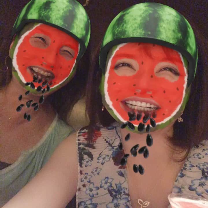 里美ゆりあのインスタグラム：「スイカパイセン1号2号❤ #スイカ#パイセン#1号#2号#watermelon」
