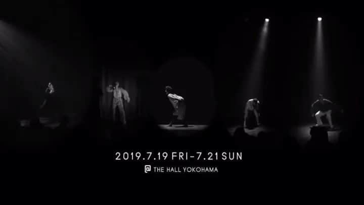 のインスタグラム：「BIG4 is back with Jillian Meyers🔥🔥🔥 --- ラストの公演は2017年12月。あれから、1年半の時を経て、再びあの４人が戻って来る！ . しかも、素晴らしいダンサーを連れて… . まさにダンス界のドリームチーム。 . 一人一人だけでも魅せられるこの４人が一堂に集まり 息をするのも忘れるほどの 瞬きするのがもったいないような最高に贅沢な時間をお届け。 . 誰もが必ずもう一度見たくなるこのSHOW… . 原田薫 × YOSHIE × 松田尚子 × Oguri . “”BIG 4 SHOWTIME”” . 今回は、ロサンゼルスからJillian Meyersを迎え、 . “”BIG 4 with Jillian Meyers”” . として、最高に素敵なショーをお届けします。 . SCHEDULE スケジュール .  2019.7.19(FRI) ー 7.21(SUN) . 7/19(FRI)  19:40 Open / 20:00 Start 7/20(SAT) 13:40 Open / 14:00 Start 7/20(SAT) 17:40 Open / 18:00 Start 7/21(SUN) 12:40 Open / 13:00 Start 7/21(SUN) 16:40 Open / 17:00 Start . ※開場は全て、開演の20分前となります。 開場の1時間前より、会場入口にて整理券を配布します。 全席自由席のため、整理券番号順にお入り頂き、お好きなお席をご自身で確保して頂きます。 . TICKET チケット . ADV : ¥4,800- / DOOR : ￥5,300- . 各公演180席限定となりますので、購入はお早めに！！ DANCE WORKS各スタジオ窓口もしくはチケットペイにて販売中！！ ※本公演は3歳以下のお子様のご入場はお断りしております。4歳以上の方はチケットが必要となります。 ※こちらのイベントはNVITATION特典の全社共通公演無料チケット対象外となります。 ... repost from @oguristkgz あと1週間です！！ ジリアンとこの3人の神達が共演するのをどれほど夢に見たことか！！！🔥 もちろん自分も一緒に踊れて最高に嬉しいんですが何よりこの方達が並んで踊ってるのを見れることが何よりも幸せなんです！ 技術を超えたダンスの本質がそこにあります！！！🔥🔥🔥 大事件だと思います！！🌪🌪🌪 チケットまだの方は是非！！ ダンスを観ながら自分から何かが溢れそうになる感覚を是非味わってください！！！😭🙏」