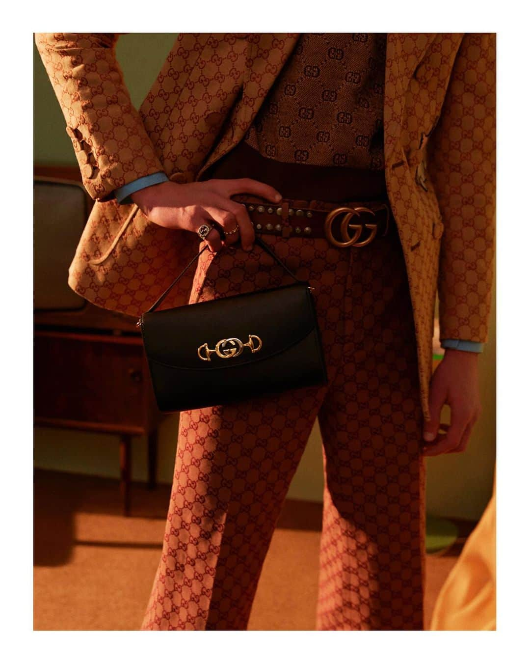 グッチさんのインスタグラム写真 - (グッチInstagram)「Paired with a #GucciZumi mini bag, the leather belt with Double G buckle continues to define looks by @alessandro_michele. #GucciEditorial by Men’s Uno China March 2019. Photographer: C Nan Stylist: Jiao Miao」7月13日 5時56分 - gucci