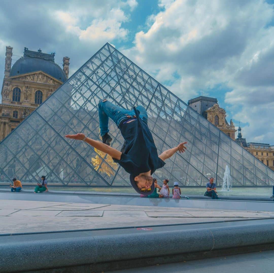 ギャレット・バックストロームのインスタグラム：「Reminiscing about this incredible time I had in Paris last year. This trip was hands-down, top three best trips of my life. Celebrating with the Parisians after they won the World Cup was an experience of a lifetime. This city has a special aura that is unlike anywhere I have ever traveled to and will forever have a special place in my heart. 🇫🇷」