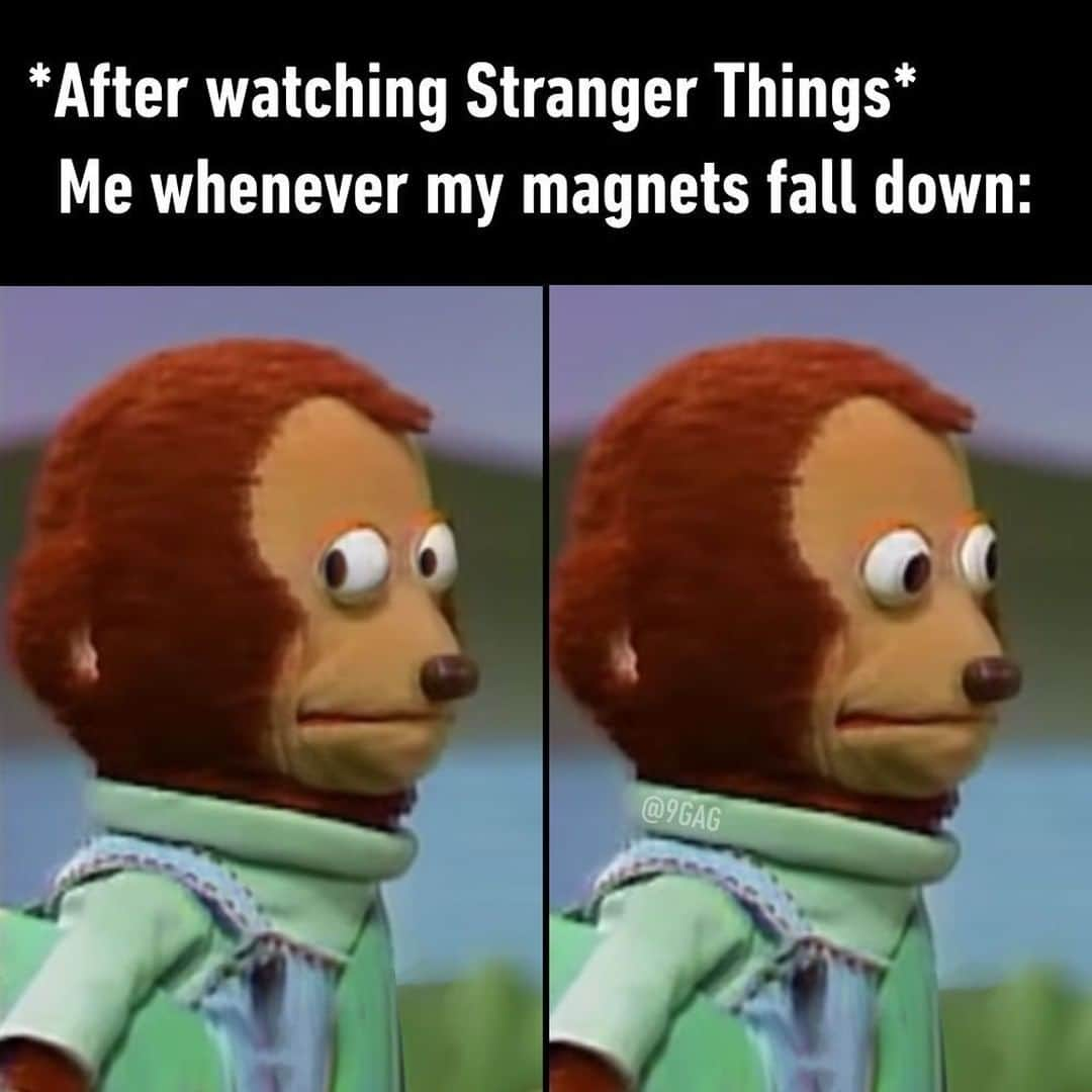 9GAGさんのインスタグラム写真 - (9GAGInstagram)「*touches neck* He's here⠀ #strangerthings #magnets #joycebyers #9gag」7月13日 7時05分 - 9gag