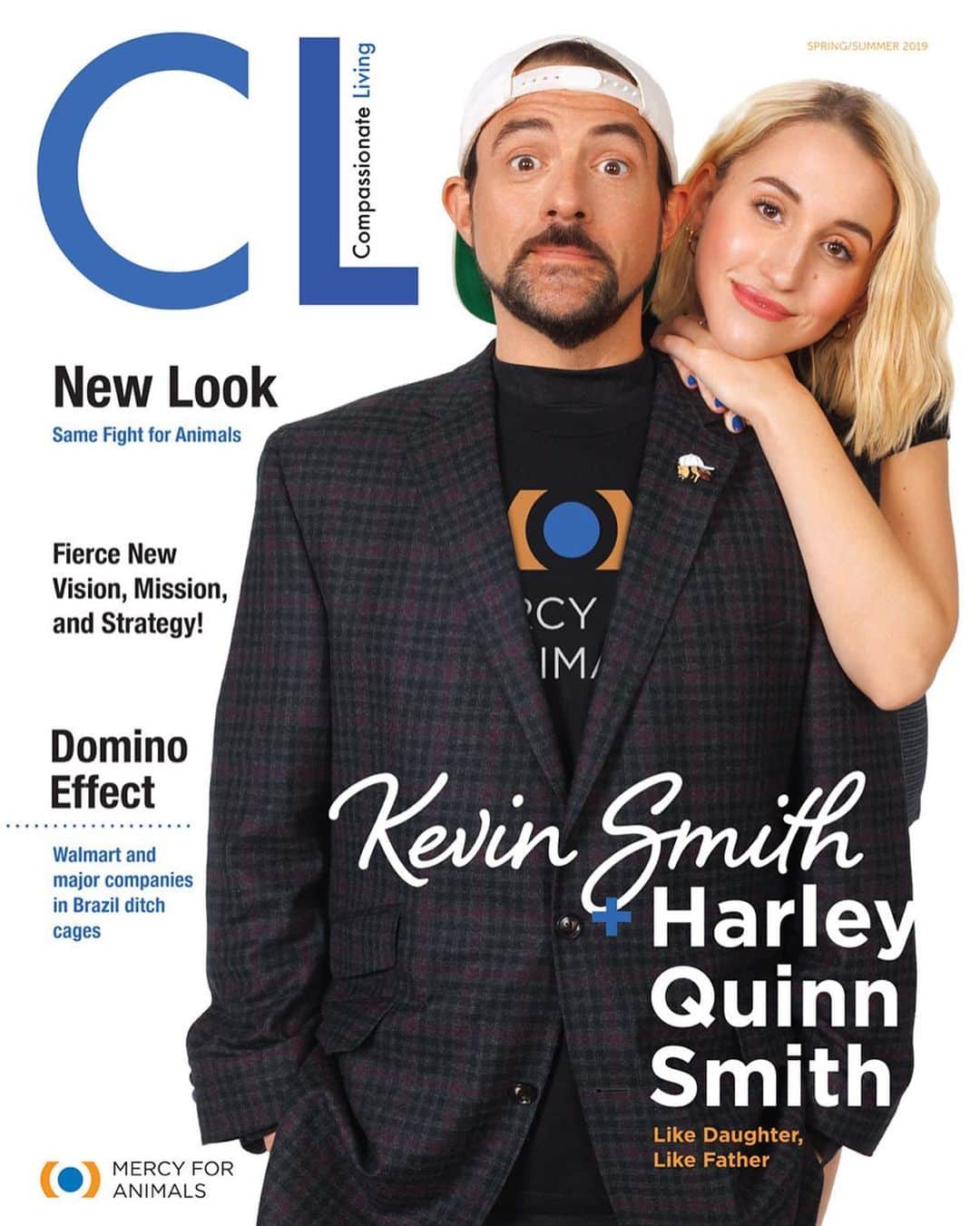 ケヴィン・スミスのインスタグラム：「Me and my only begotten kid are on the cover of the @mercyforanimals magazine #compassionateliving! Like Brainy Smurf, @harleyquinnsmith is a friend to all animals, and has been since she was a kid. Her empathy led to her going Vegan years before I did, during which time I’d chide her for choosing such a crazy restrictive diet. Then last year, I had a massive heart attack, due to 100% cholesterol blockage in my LAD. The next day, in an effort to save my life, my daughter begged me to try going Vegan. She was really scared for me because I was still in the hospital, so I told Harley I’d try it for 6 months. That was a year and a half ago. I’ve lost weight and my cholesterol plummeted. I helped make my Kid, then she helped me save my life. As you might Imagine, I’m a huge fan. You can read the article and see the video at the link in my bio! —— TRIGGER WARNING: This is not a political post, nor is it Vegan propaganda. This is simply a story of some stuff that happened to me and my family. Please don’t go on a pro-meat tirade in my comments (especially if you have one of those super secret locked accounts); this post is not any kind of attack on your beliefs. At all. #KevinSmith #harleyquinnsmith #mercyforanimals #vegan」