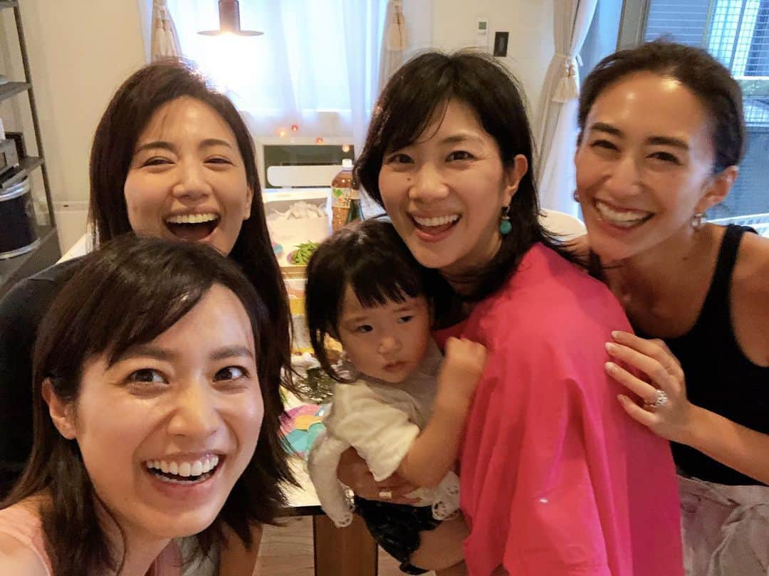東原亜希さんのインスタグラム写真 - (東原亜希Instagram)「少し前に @makinosaya 宅に遊びに〜♡子供多いとなんだか申し訳なくてあまり人のおウチに行く機会がないのすが😂まきさや家は年齢の近い子たち3人いて遊びにいきやすくありがたい♡ステキハウスまたいくねー！ @reikoshiota @mariakamiyama ❤️」7月13日 8時27分 - akihigashihara