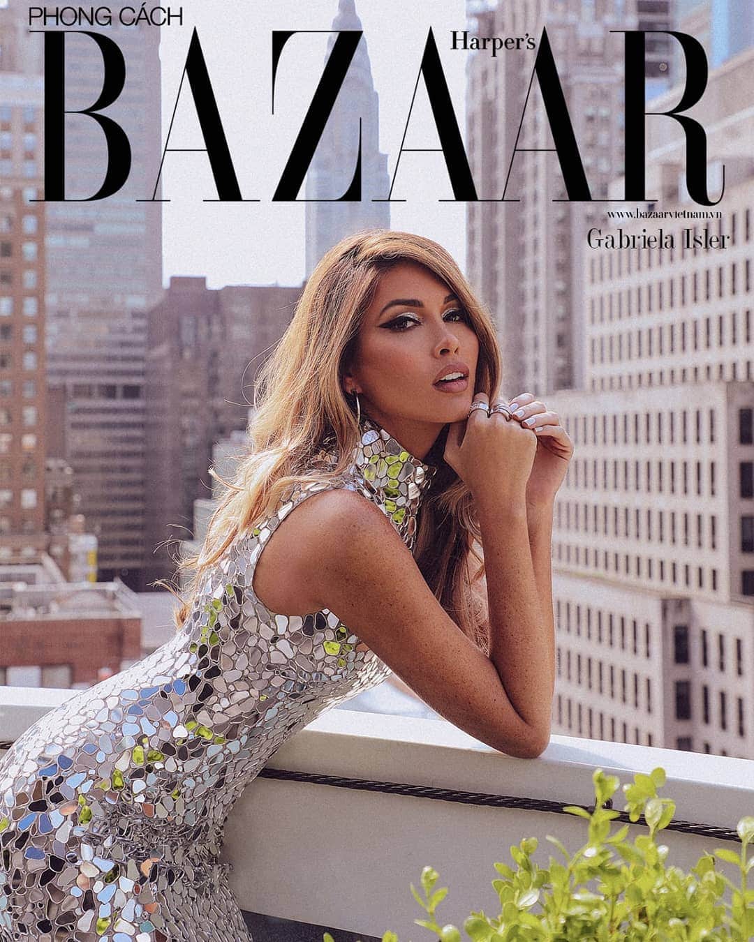 María Gabriela Isler Moralesさんのインスタグラム写真 - (María Gabriela Isler MoralesInstagram)「Hello universe ⚡! It was an honor to be part of the 8th anniversary issue of @bazaarvietnam 🙌. . Thank you @bymannyroman for capturing this wonderful image 📸🔥. . And thanks to this amazing team for all 🙏: @isabelnycmakeup @annexie_ Hair Stylist @nunzio_nyc Styled by @wilfordlenov @corycoutureproductions co produced with @ilarianiccolini  assistant @baileyjokaufman via @ftlmoda and @dimasnyc @estesphotos . . #harpersbazaar #GabrielaIsler #Vietnam #NYC」7月13日 8時49分 - gabrielaisler