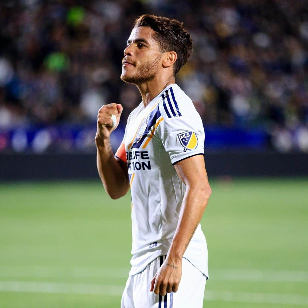 ジョナタン・ドス・サントスさんのインスタグラム写真 - (ジョナタン・ドス・サントスInstagram)「Ready for tonight 💛 Happy to be back @lagalaxy」7月13日 10時03分 - jona2santos