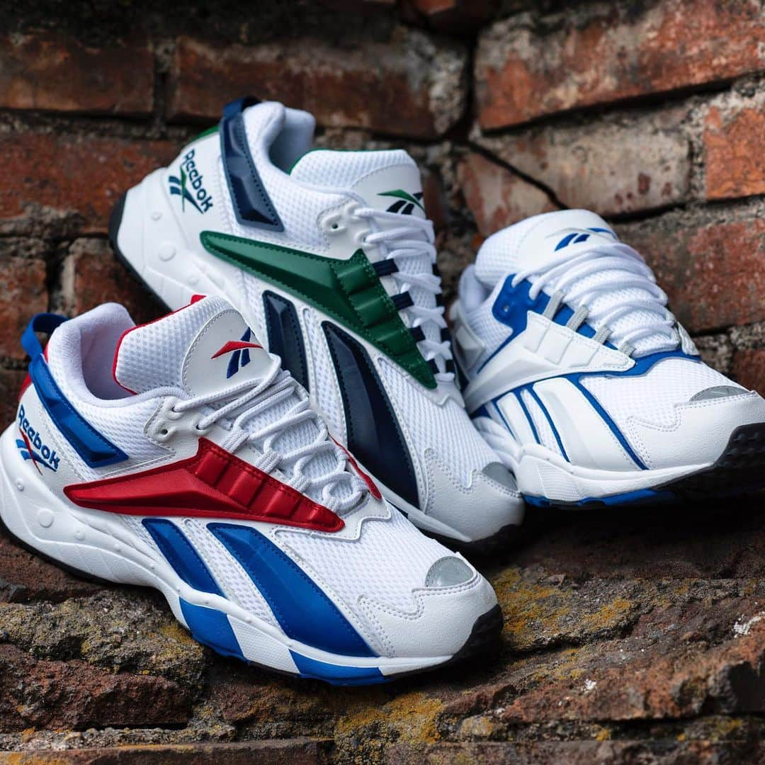 Reebok classic JPさんのインスタグラム写真 - (Reebok classic JPInstagram)「1996年に登場したランニングシューズ「INTERVAL」が発売年にちなみ、全世界で1996足限定で初復刻。当時、世界中を席巻した星条旗カラー含むオリジナルの3モデルが登場。 ★‪2019年7月19日（金）‬発売 開始★  INTERVAL（インターバル）は、1996年夏に国際スポーツシーンにおけるトップアスリート向けに登場。当時のランニングカテゴリーにおいてリーボックの存在感を示すと同時に、当時からストリートファッション誌でも頻繁に取り上げられ、カルチャーシーンでも人気に。  今回の復刻は、1996年に発売されたオリジナルの3カラー。  #interval96 #gobold  #ReebokCLASSIC #reebok #90s#90sfashion#90sstyle #sneakers#shoes#Kicks#kotd#ootd#fashion#style#Coordinate#Kickstagram#todayskicks#kicksonfire#sneakerhead#instakicks#sandal #リーボック #スニーカー#シューズ #👟」7月13日 10時14分 - reebokclassicjp