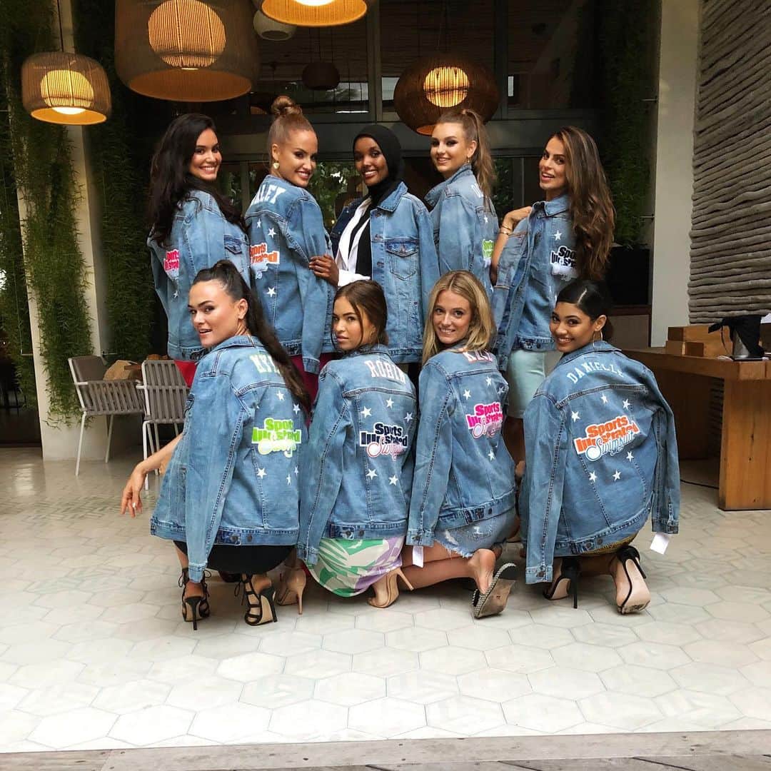 Sports Illustrated Swimsuitさんのインスタグラム写真 - (Sports Illustrated SwimsuitInstagram)「New swag at dinner @wsouthbeach! Thanks, @katebock! ❤️」7月13日 10時24分 - si_swimsuit