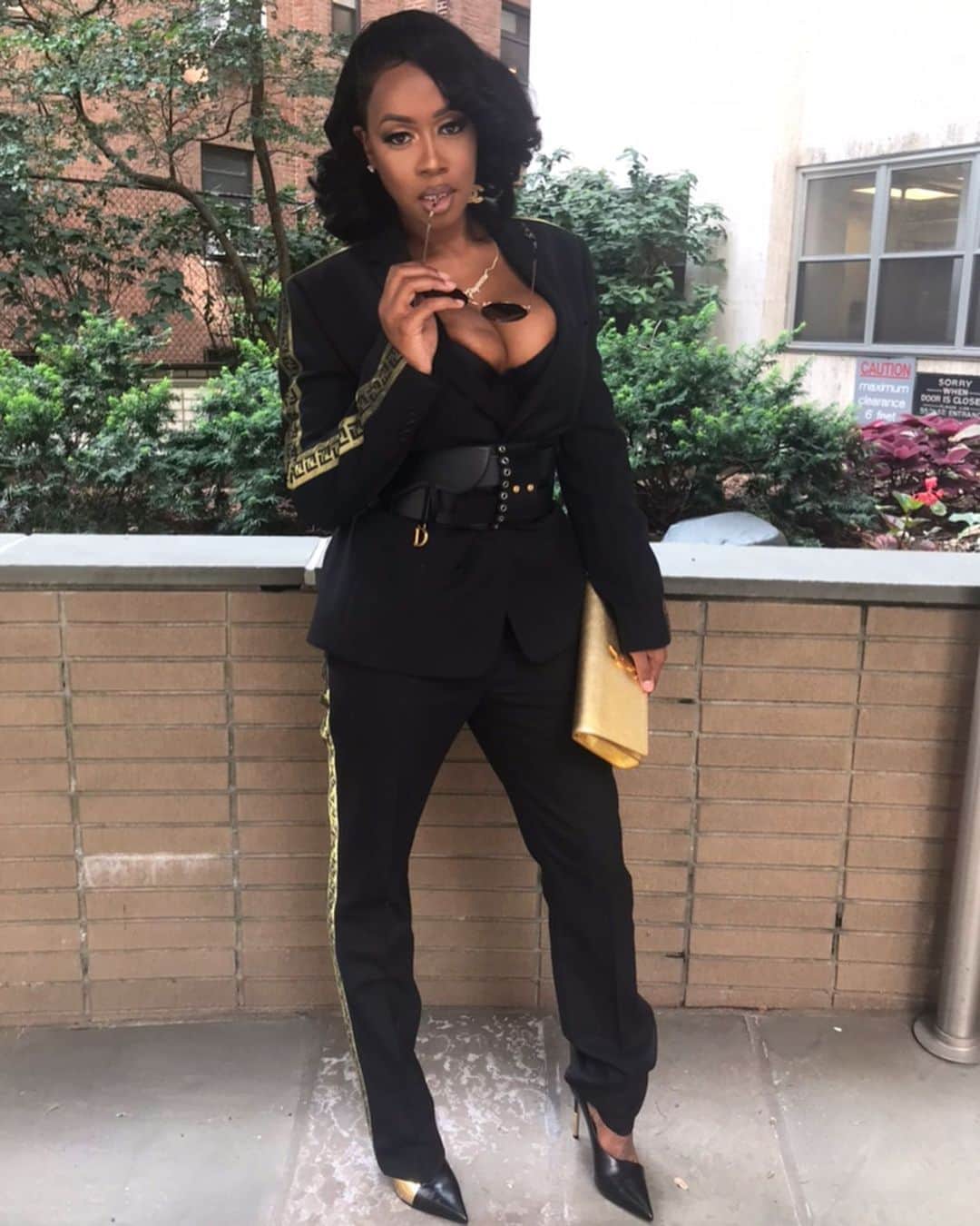のインスタグラム：「@kyndalmariestyle we make a great fashion team🥰...thank u for dropping everything to help me...last minute calm kill #RemyMa #」