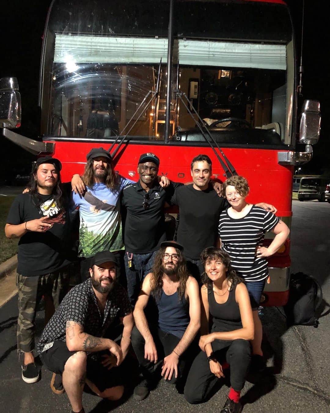 コートニー・バーネットのインスタグラム：「2 months done sharing the sweet tour stench with some of these sweet humans & more. Thank you each and all ❤️❤️❤️❤️❤️❤️❤️❤️」