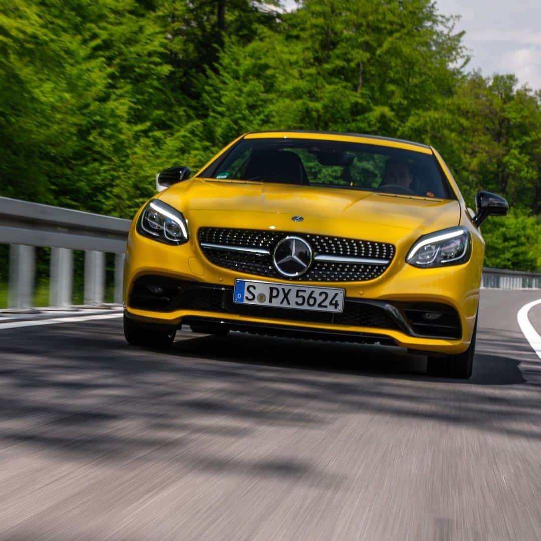 メルセデス・ベンツさんのインスタグラム写真 - (メルセデス・ベンツInstagram)「Lots of driving fun ahead. 🌟 📸: @anselmschreiber for #MBsocialcar . #Mercedes #MercedesBenz #MBCar #carsofinstagram #InstaCar #SLC」7月13日 11時00分 - mercedesbenz