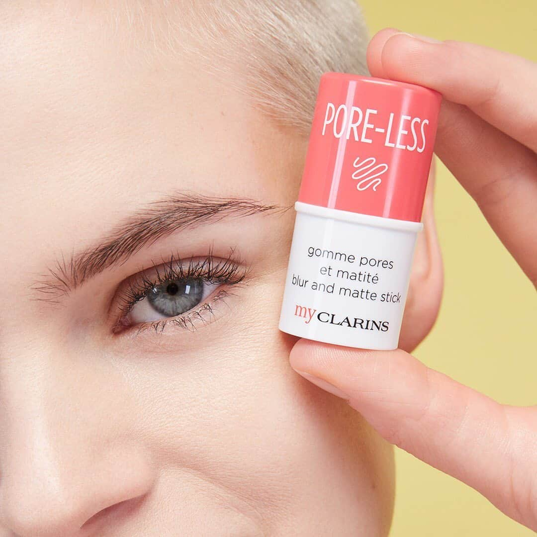 Clarins Méxicoさんのインスタグラム写真 - (Clarins MéxicoInstagram)「¡Olvídate de las cosas que arruinan tu perfect look durante las tardes!  Con PORE-LESS Blur & Matte Stick puedes retocar tu maquillaje para matificar y alisar el aspecto de tu piel. Lucirás impecable todo el día. 🙌 Cómpralo en: www.clarins.mx . . . #myclarins #poreless #mattestick #mattify #blur #beauty #look」7月13日 11時10分 - clarinsmx