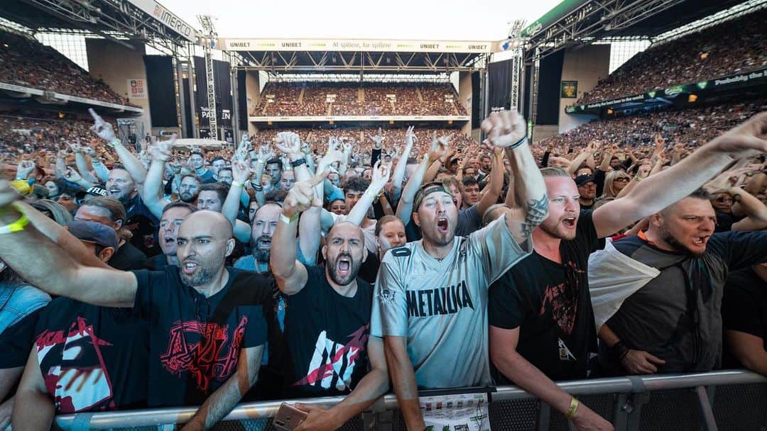 メタリカさんのインスタグラム写真 - (メタリカInstagram)「Photos from the show in Copenhagen! ・・・ 📸 by @brettmurrayphotography & @photosbyjeffyeager ・・・ #MetInCopenhagen #WorldWired #Metallica」7月13日 11時28分 - metallica
