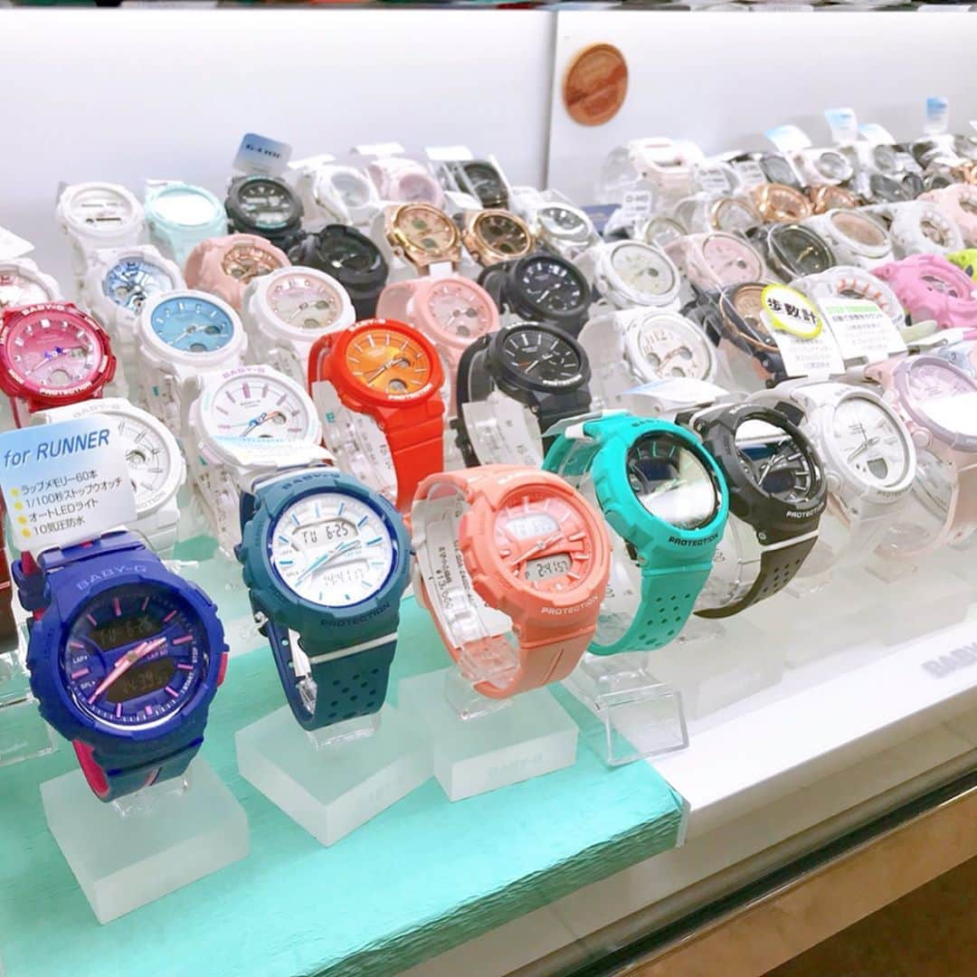 ファンビ寺内 (fanbi) さんのインスタグラム写真 - (ファンビ寺内 (fanbi) Instagram)「G-SHOCKフェア⌚️ . ただいま期間限定で「G-SHOCKフェア」開催中です✨メーカーとの協賛により300種類以上のG-SHOCK、BABY-Gが揃っています😉 . . . #fanbiTown1-3階 に入荷しています 数量限定です❗️ . ⚠️お問い合わせは… インスタグラム プロフィールページの電話・メール、もしくはホームページのお問い合わせ よりお願いします🙇🏻‍♀️ TEL：06-6262-2161(代表) MAIL：info@fanbi.co.jp -------------------- #ファンビ寺内 は、会員制の #卸問屋 です。 店舗へのアクセス、ご利用方法はプロフィールのURLからご確認ください😊 -------------------- #フォローしてね 😉💕 . #ファンビ #fanbi寺内 #fanbi #寺内 #大阪 #osaka #本町 #honmachi #堺筋本町 #sakaisujihonmachi  #問屋  #g_shock #baby_g #CACIO #ジーショック #ベビージー #腕時計 #フェア　#watch」7月13日 11時31分 - fanbi_official