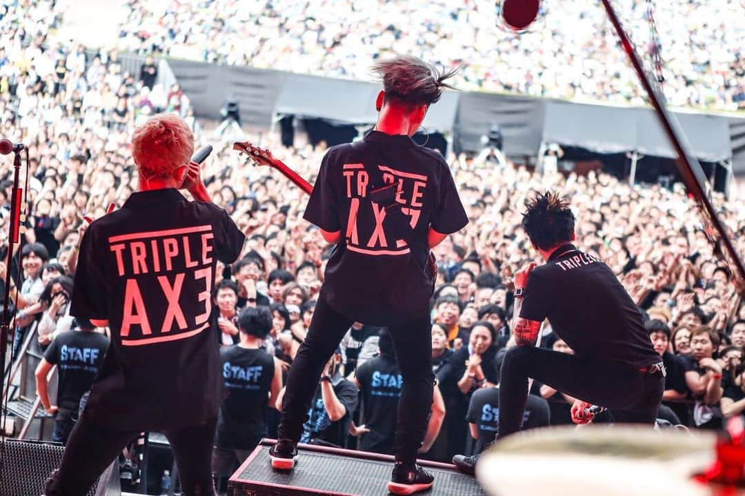 MAH さんのインスタグラム写真 - (MAH Instagram)「TRIPLE AXE TAKEOVER at JOIN ALIVE 2019.  #SiM #HEYSMITH #coldrain #TAT2019  Photo @kouhey0622」7月13日 21時19分 - mahfromsim