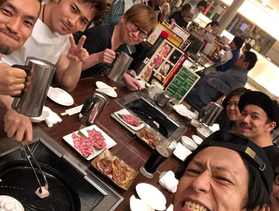 Bunta さんのインスタグラム写真 - (Bunta Instagram)「TEAM SHACHI一本目!! JOIN ALIVE叩いてきた🥁♨️🥁 シャチメンバー4人にブラス民６人、バンド3人の総勢13人でのステージ！こんなステージがパンパンのライブも初めてだから気合いめちゃくちゃ入った🤩 どんなステージでも一回目は、独特の緊張感があってそれが自分にとってでっかい経験値になるのは間違えない。何事にも全力でチャレンジしてこそ、次の次元のステージが見えてくるはず。 残り二本もフルテンで駆け抜けるぞ！😝🤣😘 初の夏フェスバンドバージョンのライブ観に来てくれたタフ民のみんなありがとう♨️🥁♨️ #drumforhappy  #teamshachi #teamshachiと書いてシャチと読みます」7月13日 21時18分 - buntatf