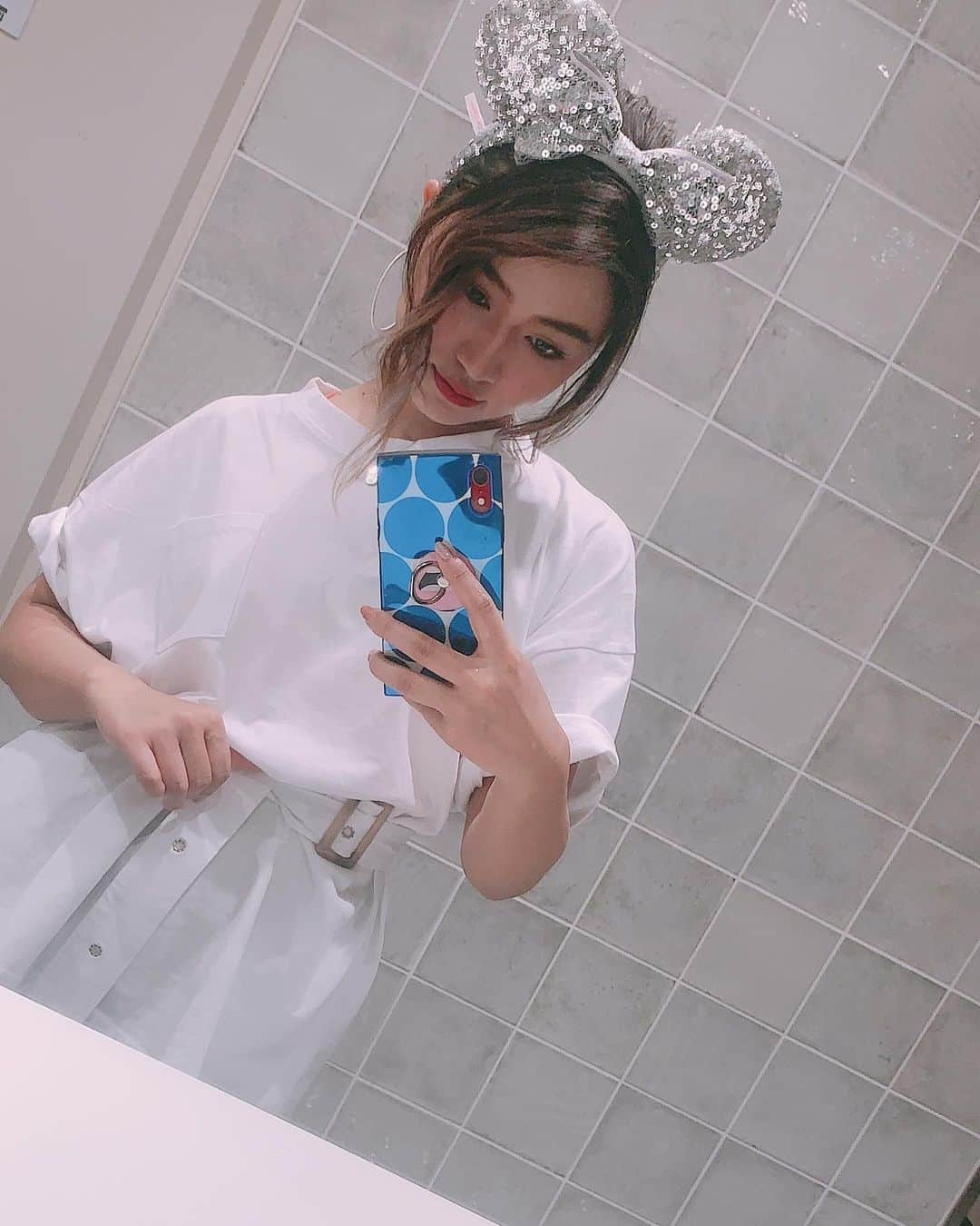 keilEen（ケバビン）さんのインスタグラム写真 - (keilEen（ケバビン）Instagram)「Disney coordinate💋  動きやすさラフさ重視だけどちゃんとおしゃれもしたい💄💋 #coordinate#fashion#白ティ#dream#夢の国#disneysea #tokyo#enjoy#ハピラキ」7月13日 21時12分 - rin_vivishri